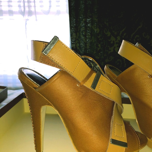 Bebe heels size 7 1/2 - Picture 2 of 5